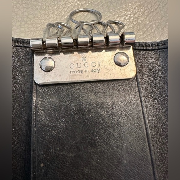 GUCCI Black Signature Leather Key Holder (2564330959) - Picture 2 of 8